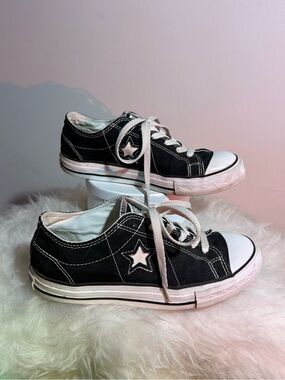 Converse Black and White One Star Low Sneakers